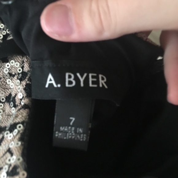 Formal Dress - Picture 3 of 5